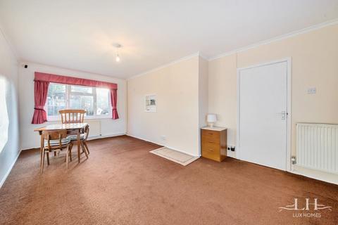 2 bedroom end of terrace house for sale, Hawthorn Avenue, Hutton