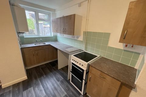 2 bedroom terraced house to rent, AMBLECOTE - Collis Street