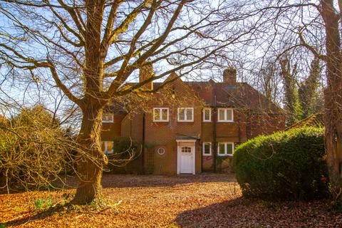 4 bedroom detached house for sale, Bere Court Road, Reading RG8