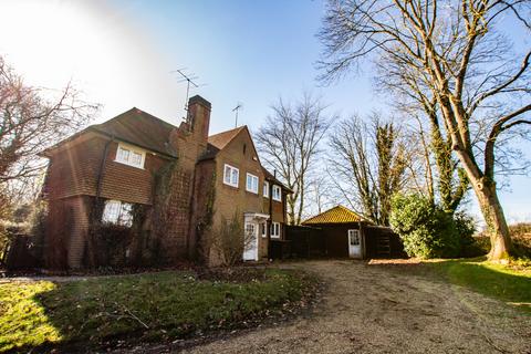 3 bedroom detached house for sale, Bere Court Road, Reading RG8