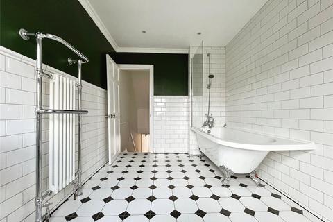 132 Brookdale Road, London, SE6 4JN