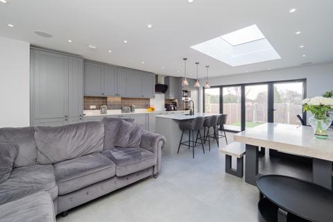 9 Inverness Road, Worcester Park, KT4 8PT