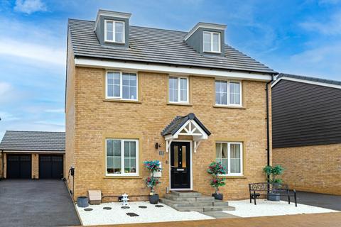 5 bedroom detached house for sale, Thurgood Drive, Hertfordshire CM23
