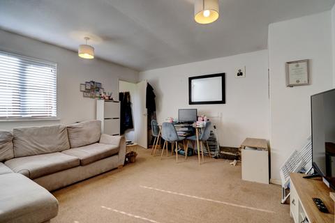 16 Birinus Close, High Wycombe, HP12 3LZ