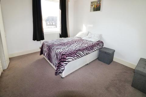 2 bedroom apartment for sale, High Road, Ilford IG1