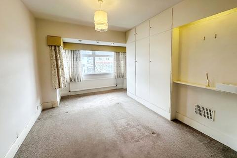 3 bedroom semi-detached house to rent, Oxford Road, Carshalton SM5