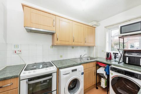 1 bedroom end of terrace house for sale, Harvesters Close, Isleworth TW7