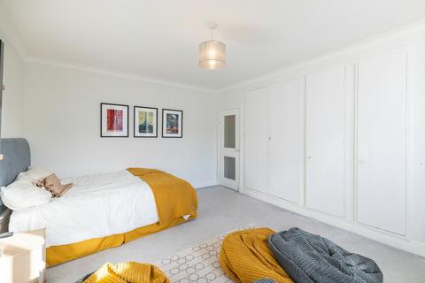 Studio to rent, Sloane Street, Knightsbridge, SW1X