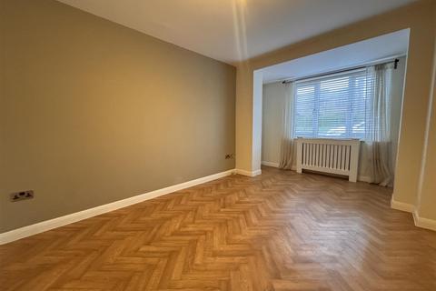 2 bedroom flat to rent, Ridge Green, Swindon SN5