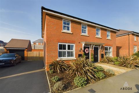 3 bedroom semi-detached house for sale, Kingstone Road, Uttoxeter ST14