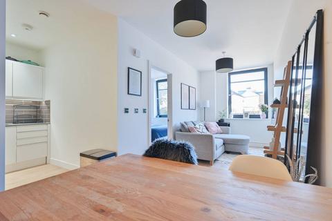 1 bedroom flat for sale, Aldenham Road, Bushey, WD23