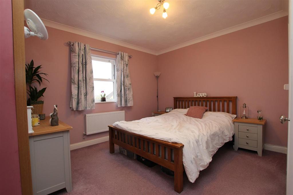 Bed4.JPG