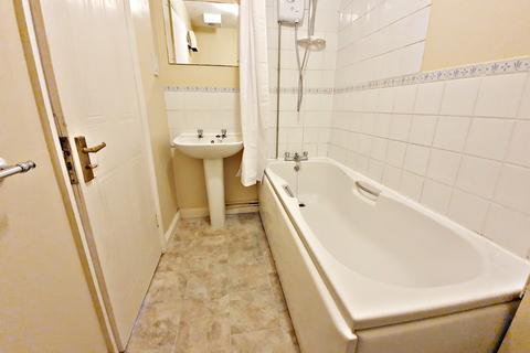 1 bedroom flat to rent, Alexandra Park, Queen Alexandra Road, High Wycombe, HP11