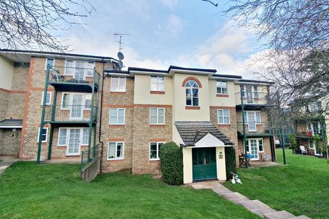 1 bedroom flat to rent, Alexandra Park, Queen Alexandra Road, High Wycombe, HP11