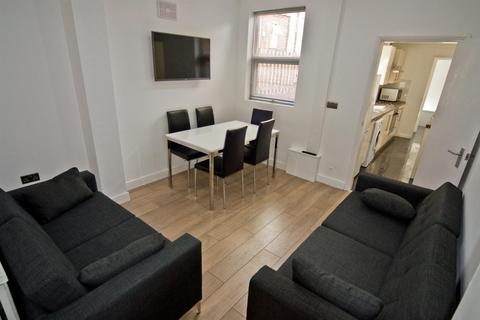 5 bedroom end of terrace house to rent, 5 Bedroom 2 Bathroom on Frederick Grove, Lenton, Nottingham, NG7 1SG