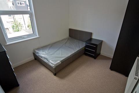 5 bedroom end of terrace house to rent, 5 Bedroom 2 Bathroom on Frederick Grove, Lenton, Nottingham, NG7 1SG
