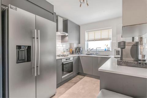 2 bedroom flat for sale, Brackley Road, Beckenham, BR3