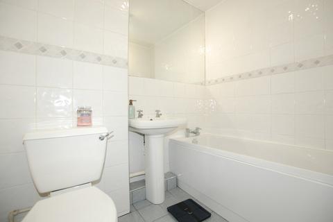 2 bedroom flat for sale, Brackley Road, Beckenham, BR3