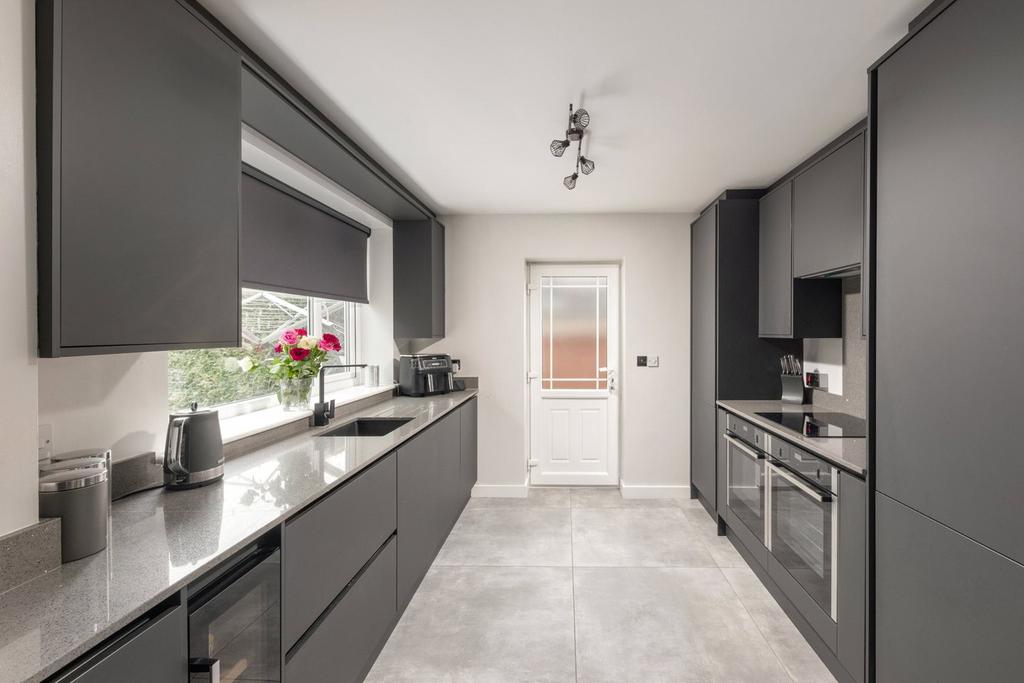 Kitchen Pic 3