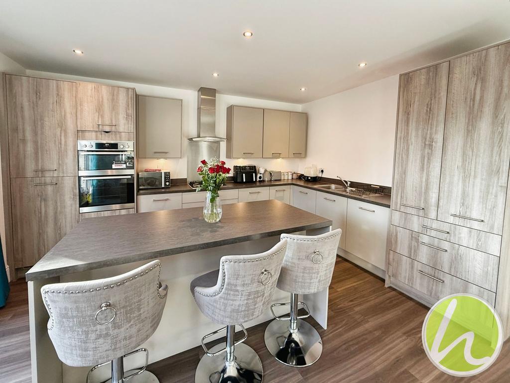 Kitchen/ Dining Room