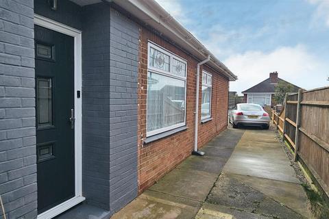 2 bedroom semi-detached bungalow for sale, Bradwell Avenue, Bradwell