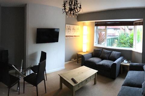 4 bedroom semi-detached house to rent, 4 Bedroom House on Lower Road, Beeston £100pppw excl bills