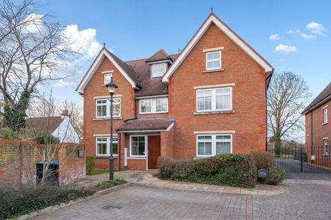 2 bedroom flat for sale, Orchard View, Chertsey, KT16