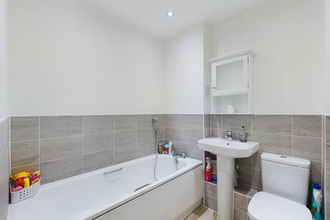 22 Cortland Drive, Bramley, Tadley, RG26 5WL