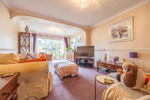 4 bedroom semi-detached house for sale, PRITTLEWELL CHASE, Westcliff-On-Sea