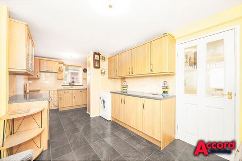 3 bedroom end of terrace house for sale, Waycross Road, Upminster, RM14