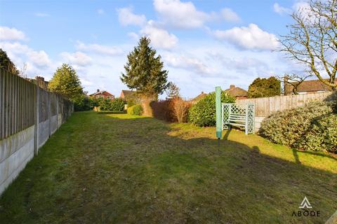 24 Holly Road, Uttoxeter, ST14 7NY