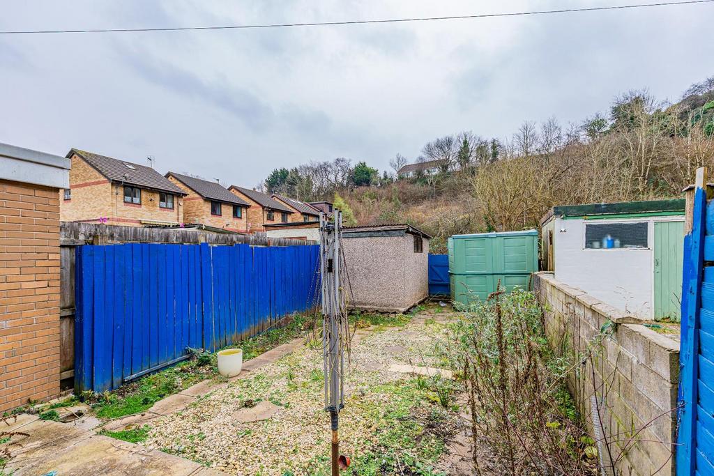 Goscombe Drive 27-1.jpg