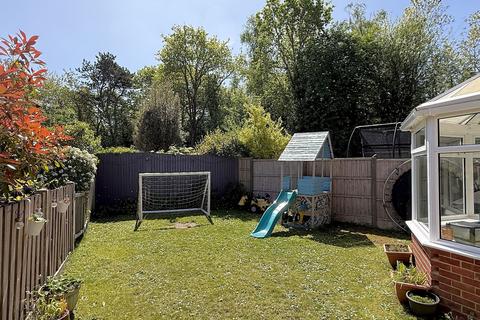6 Alder Close, Dibden Purlieu, Southampton, SO45 5SJ
