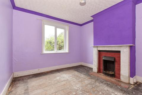 3 bedroom terraced house for sale, Broadway, Totland Bay, Isle of Wight