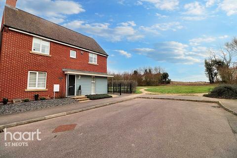 4 bedroom detached house for sale, Whiston Way, St Neots