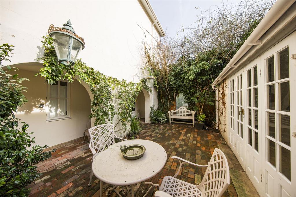 Courtyard Garden