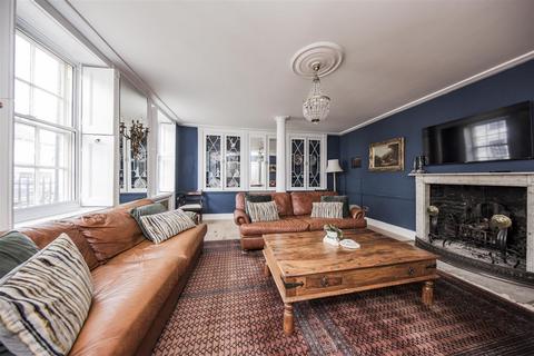 2 bedroom semi-detached house for sale, High Street, West Malling ME19