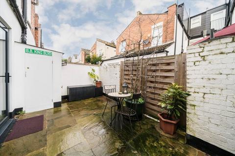 2 bedroom flat to rent, Rowallan Road, London SW6