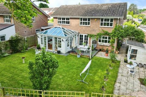 4 bedroom detached house for sale, Ashley Crescent, Warwick