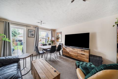 74 Badger Close, Guildford, GU2 9WA