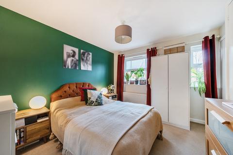 74 Badger Close, Guildford, GU2 9WA