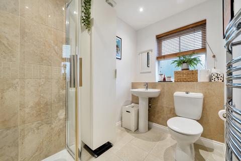 74 Badger Close, Guildford, GU2 9WA