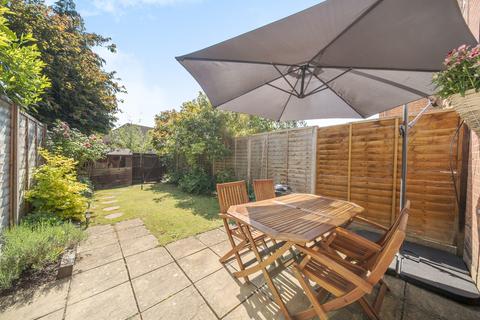 74 Badger Close, Guildford, GU2 9WA