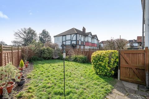 2 bedroom maisonette for sale, The Spinney, Cheam SM3