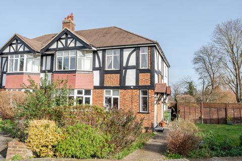 2 bedroom maisonette for sale, The Spinney, Cheam SM3