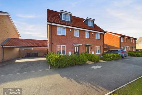 3 bedroom semi-detached house for sale, Lincoln Way, Maldon