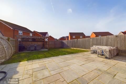 3 bedroom semi-detached house for sale, Lincoln Way, Maldon