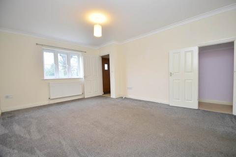 3 bedroom terraced house to rent, Aylsham Road, Norwich NR10