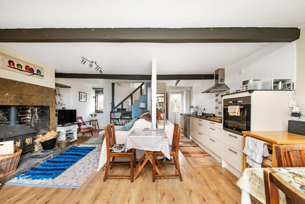 Open plan dining kitchen and living room