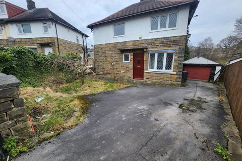 3 bedroom detached house to rent, St John's Crescent, BD8 0LP